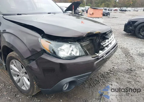2013 Subaru Forester 2.5X Premium z USA, uszkodzony, nr VIN JF2SHADC6DG407752